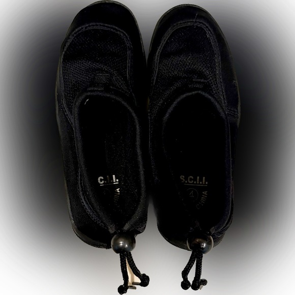 S.C.I.I. Children’s/Kids Black Water Shoes Sz:4 Swim Summer Water Parks! - Picture 3 of 7